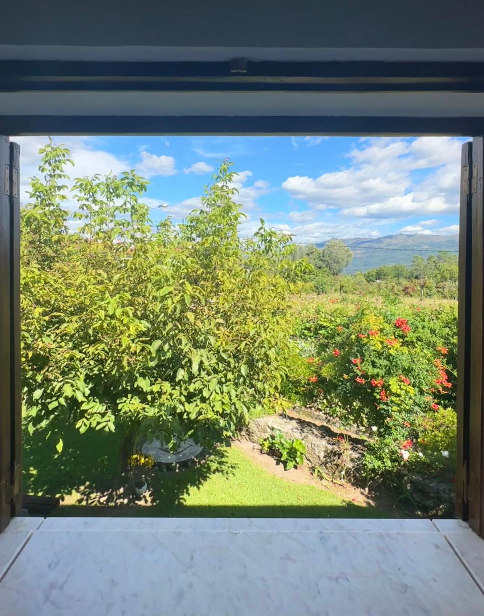 Vila Guia In Valdreu Braga Exteriör bild