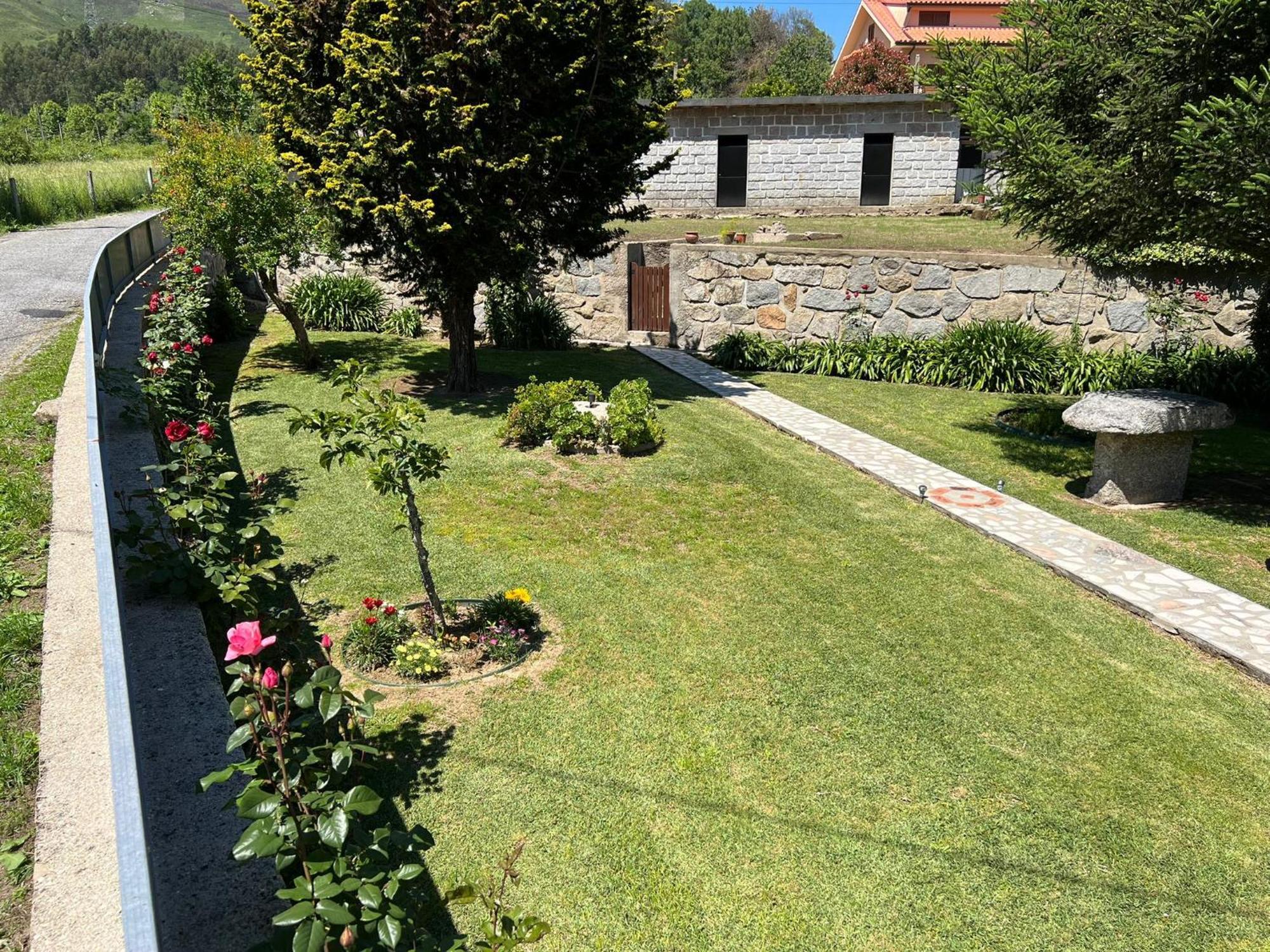 Vila Guia In Valdreu Braga Exteriör bild
